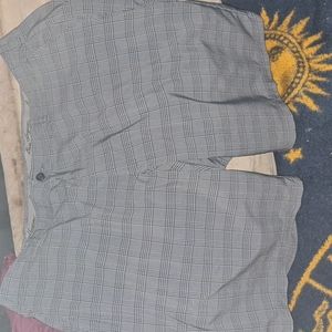 Size 38 Ben Hagan dark gray, black golf shorts